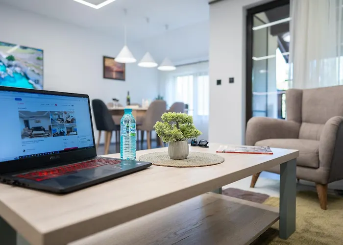 Arni Aparts 公寓 *